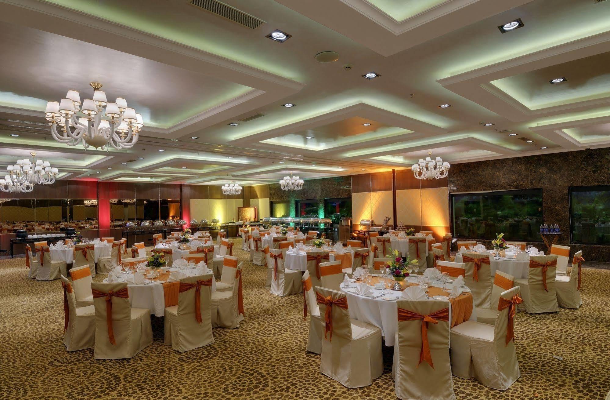 Royalton Hyderabad Abids Ξενοδοχείο Εξωτερικό φωτογραφία