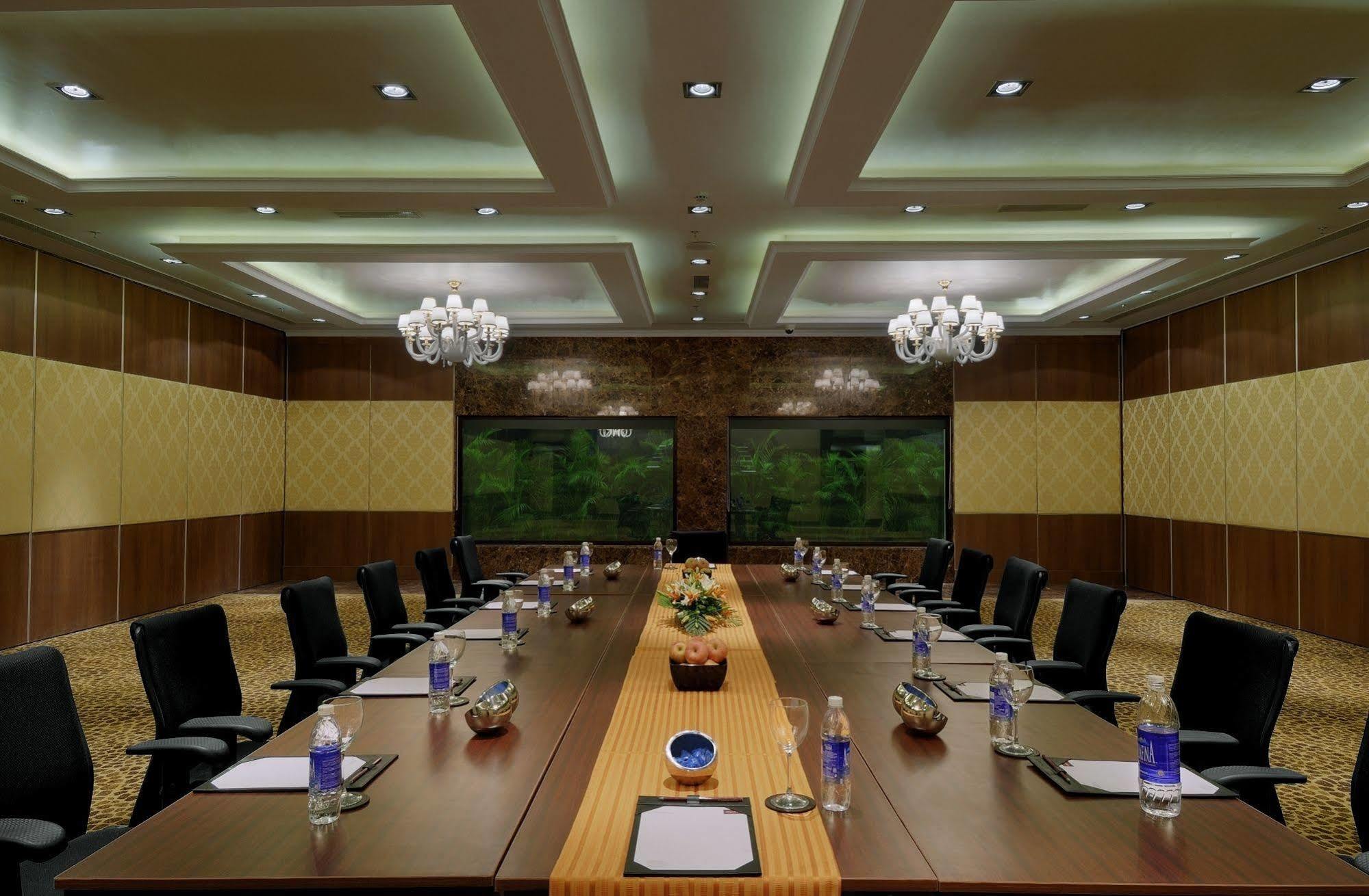Royalton Hyderabad Abids Ξενοδοχείο Εξωτερικό φωτογραφία