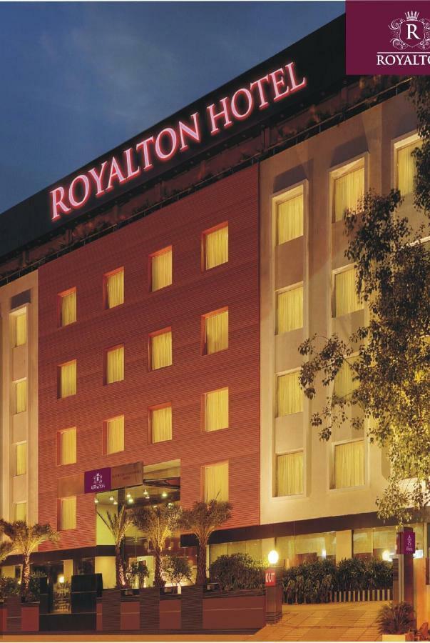 Royalton Hyderabad Abids Ξενοδοχείο Εξωτερικό φωτογραφία